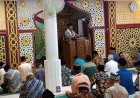 Kapolsek Tanjung Emas Jadi Khatib Jumat, Perkuat Silaturahmi dan Kamtibmas Bersama Warga
